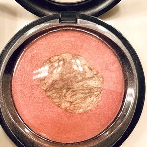 MAC Mineralize Skinfinish Semi Precious Rose Quartz